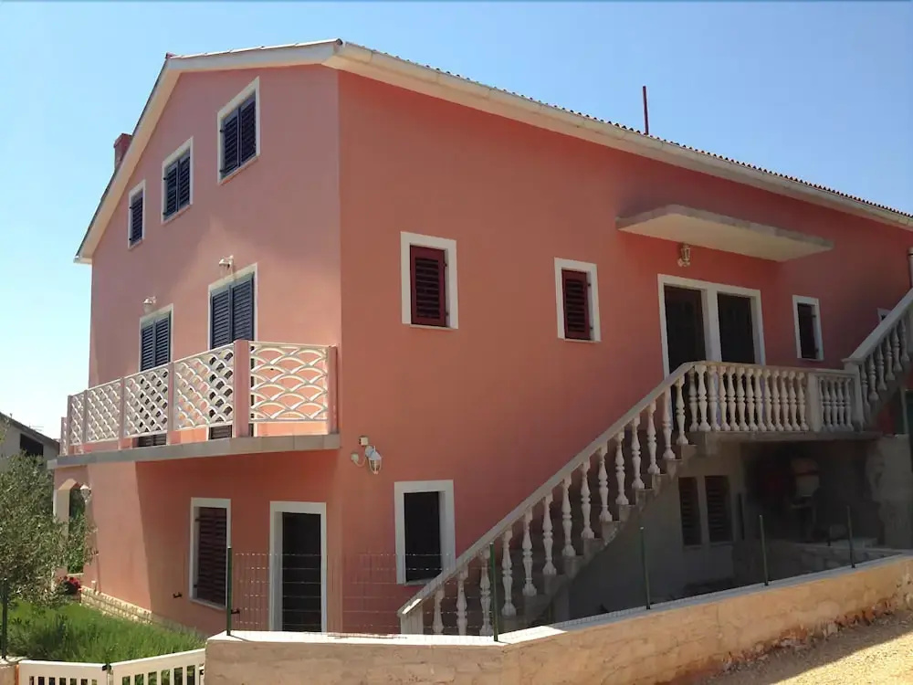 Apartments Mira LUN