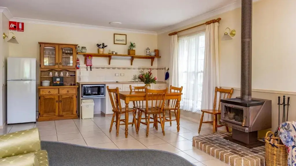 2 Bedrooms Cottage