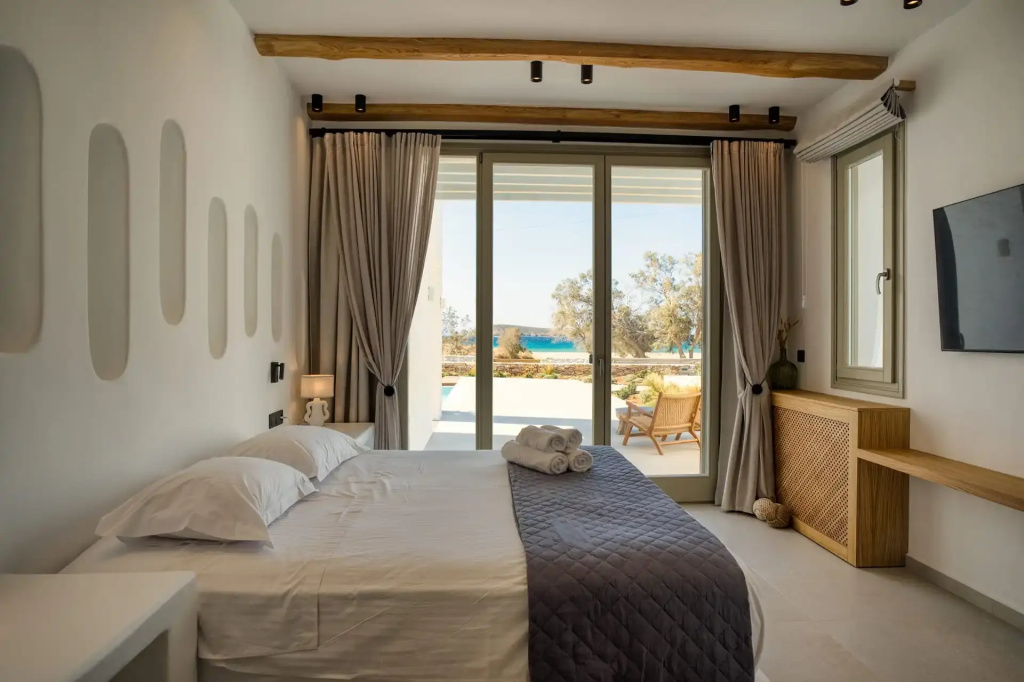 Villa beachfront