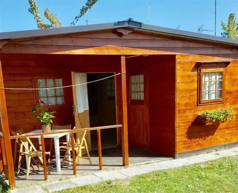 Tidy Chalet with Terrace near Sea