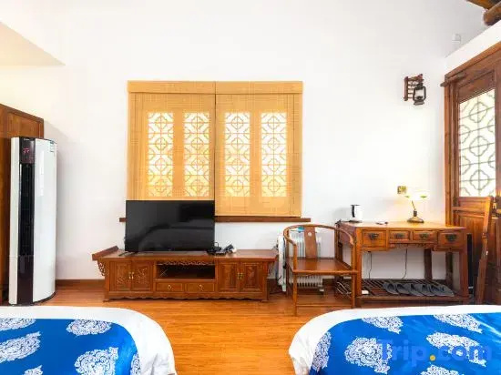 Standard room with courtyard view