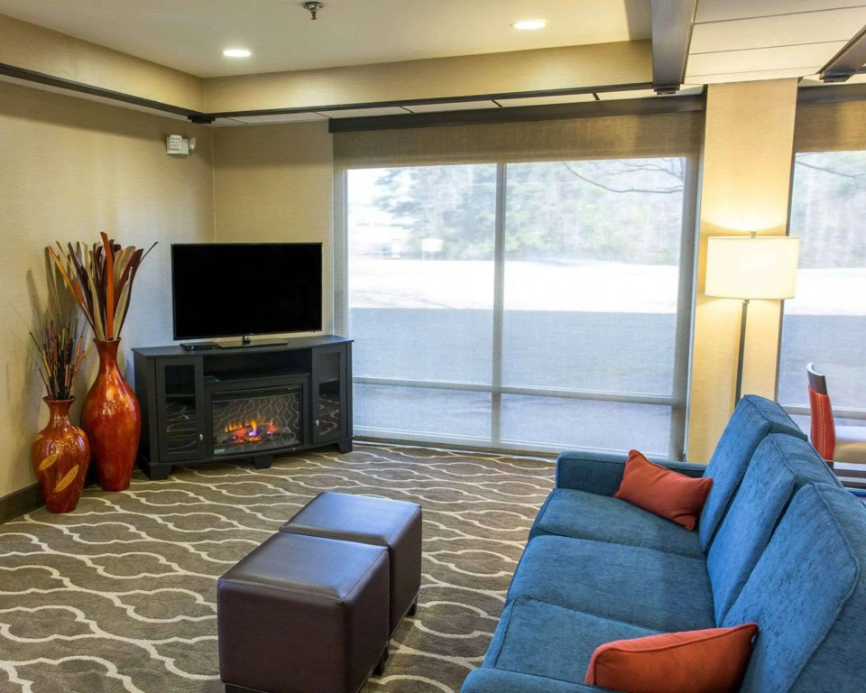 Lobby & Reception