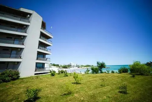 Beach & Waterfront