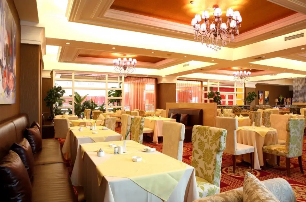 Food & Beverage