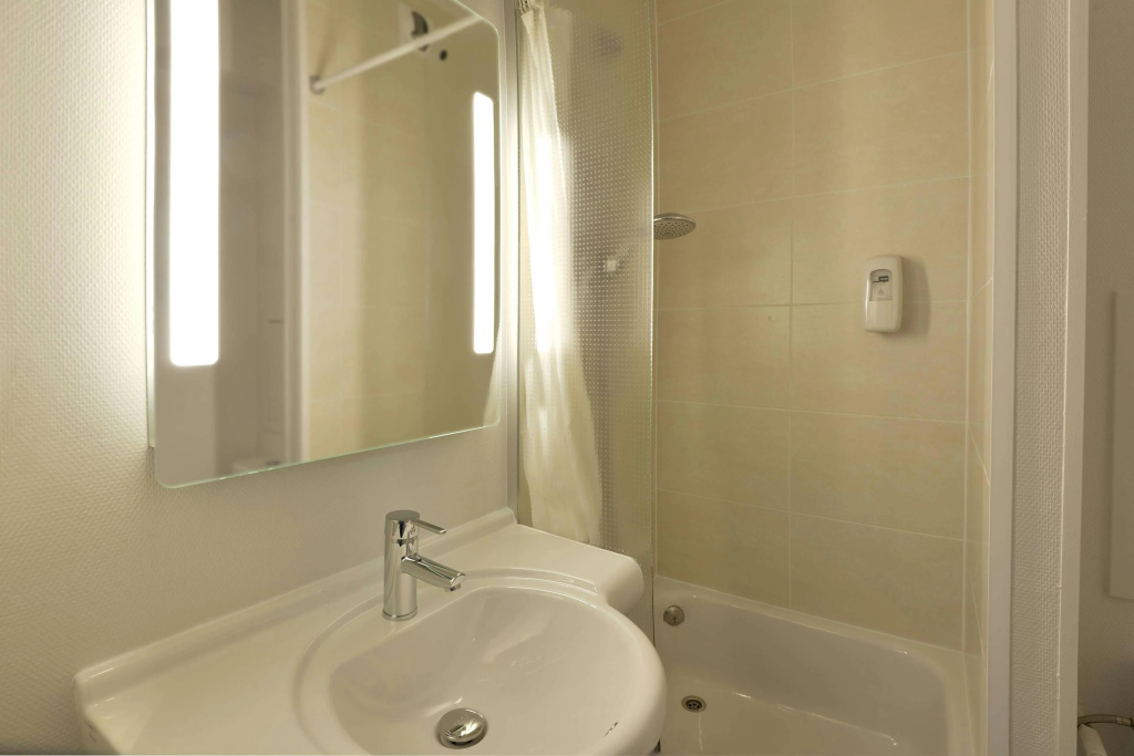 Afficher la photo 8 — B&B HOTEL Bourges (2)