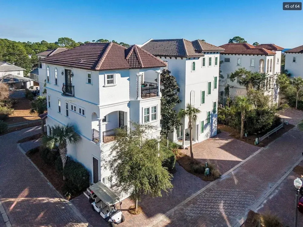 Poseidon's Grotto! 4BR 4.5ba Dog-friendly Heated Private Pool Grill Sleeps 12