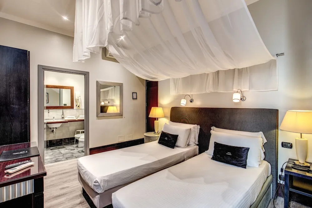 Standard Double room (full double bed)