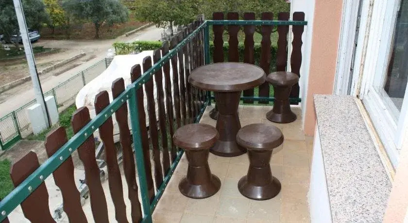 Balcony & Terrace