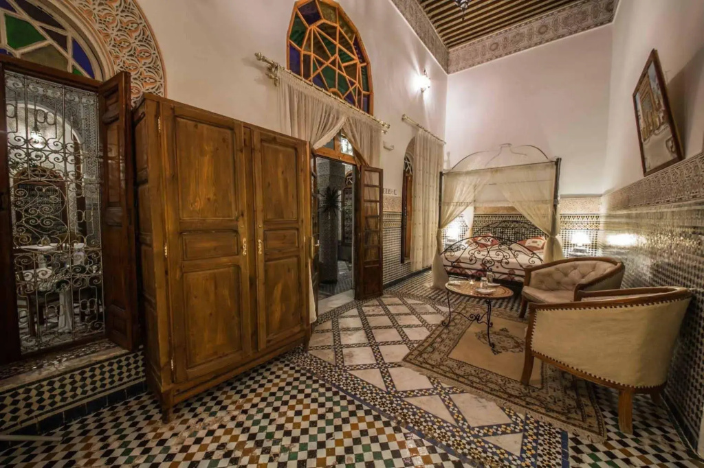 Riad Sara - Général