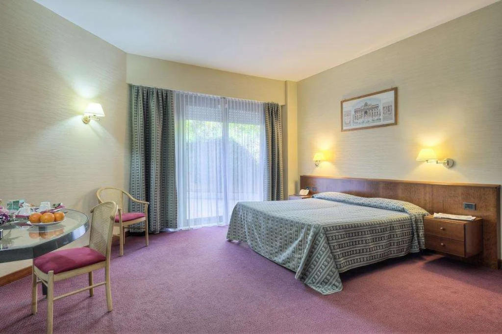 Hotel photo 12