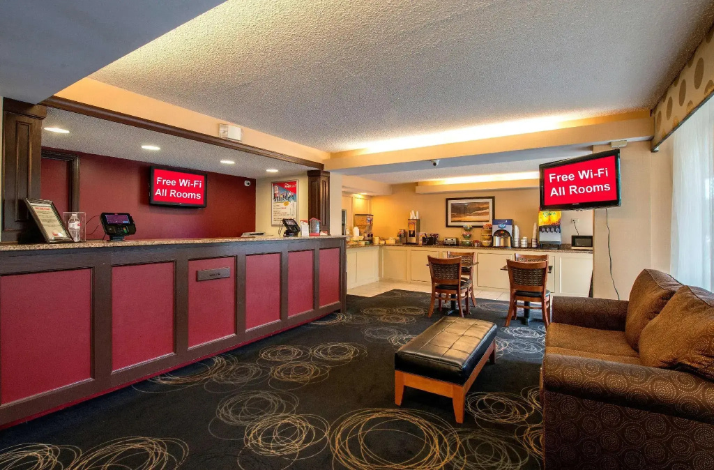 Lobby & Reception