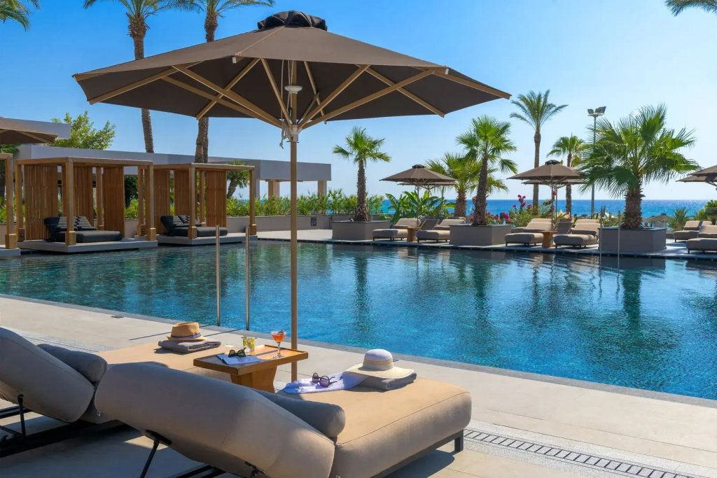 Beach & Waterfront