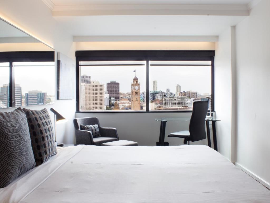 Superior Double room with city view (full double bed)