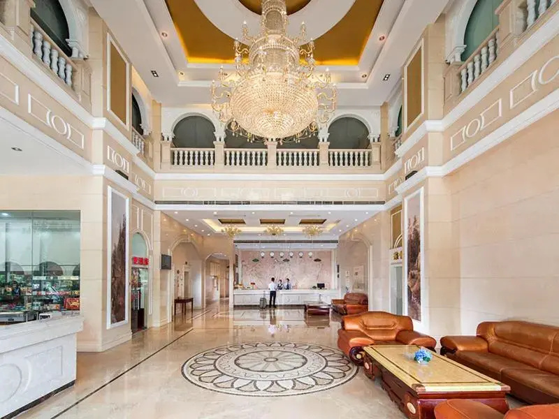 Lobby & Reception