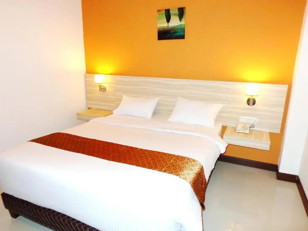 Deluxe Double room (full double bed)