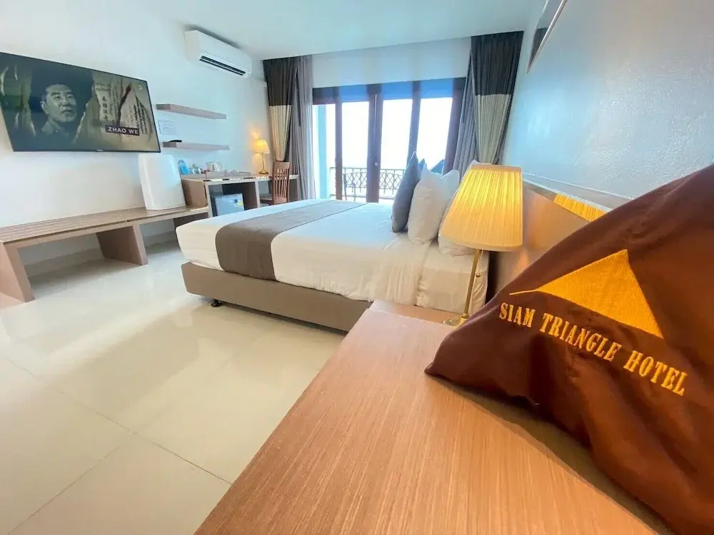 Deluxe Double room with balcony (full double bed)