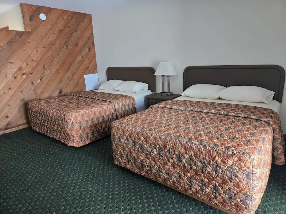 Standard Quadruple room with balcony and with lake view
