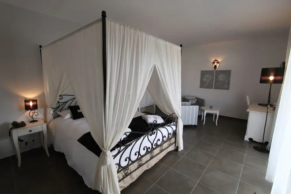 Suite with balcony