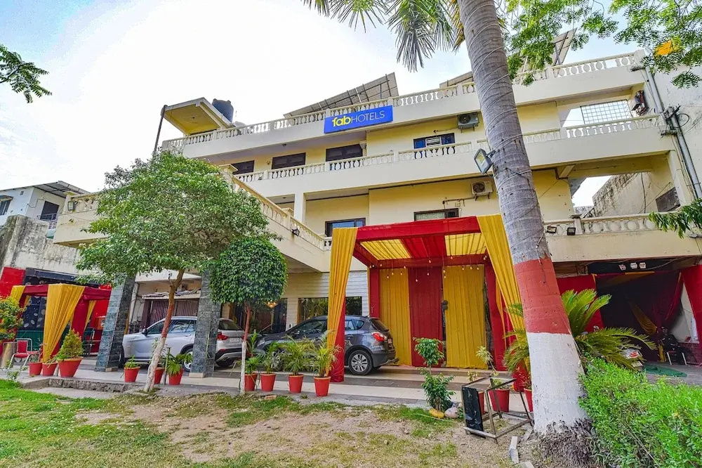 Fabhotel Prime Surpin Palace