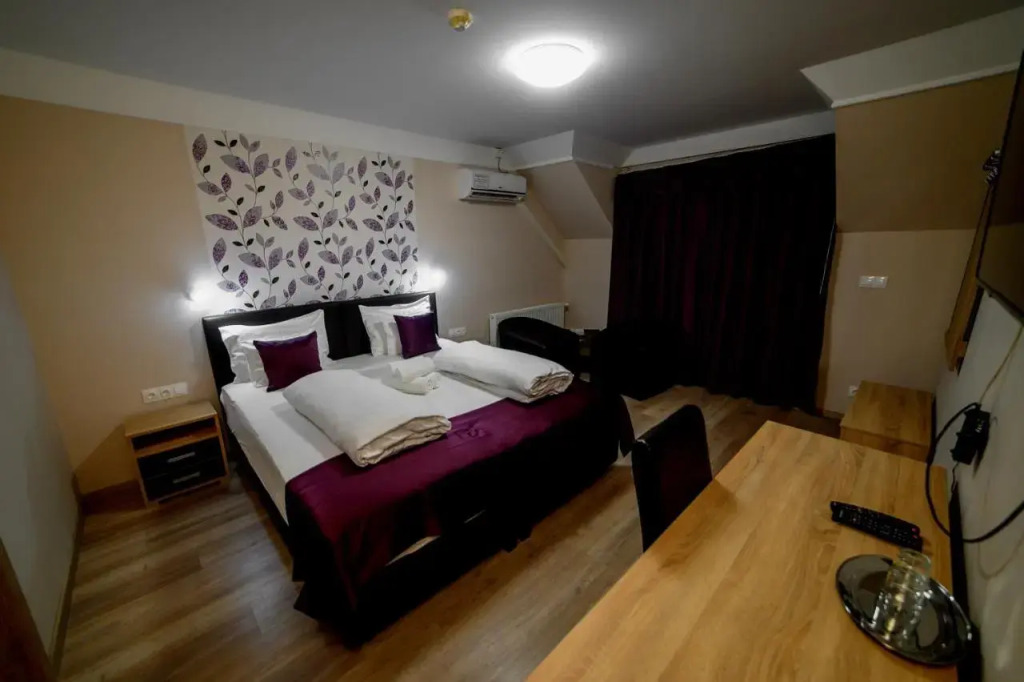 Relax Hotel Hévíznél - фото 6