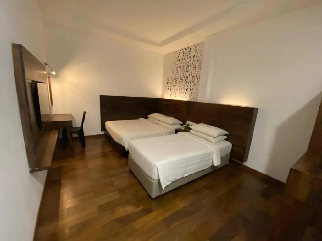 Serapi Hotel — 4