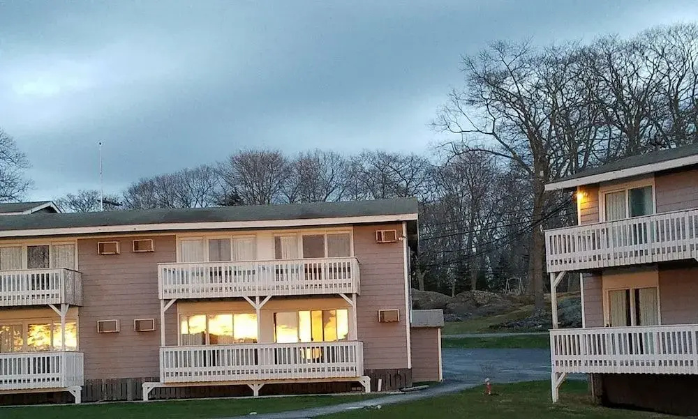 Smuggler's Cove Inn