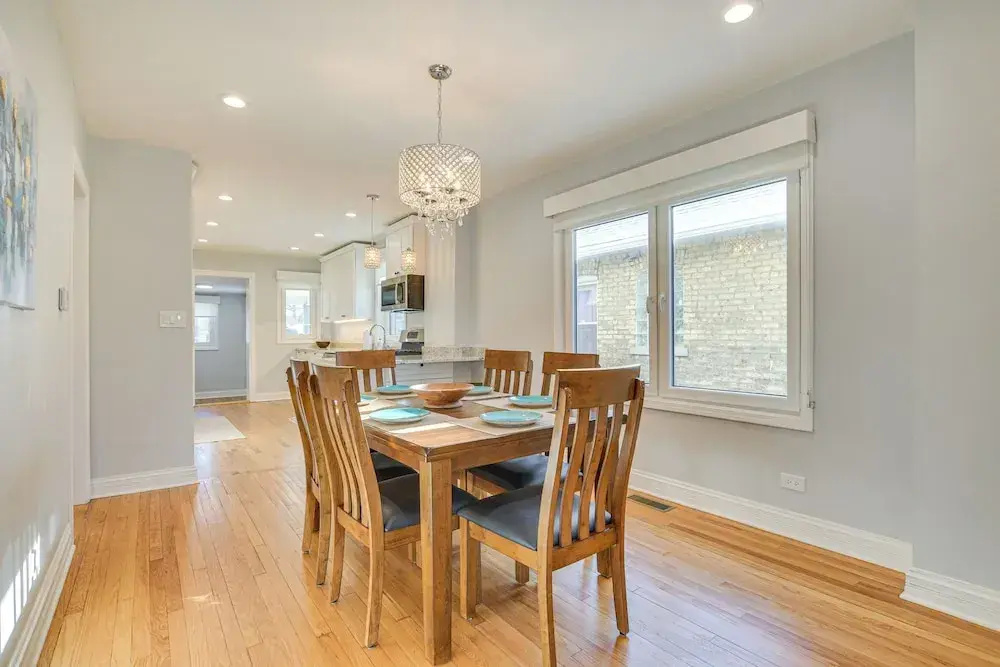 2 Mi to Northwestern: Updated Home w/ Game Room! - фото 3