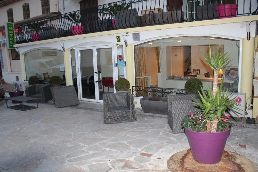 Lobby & Reception