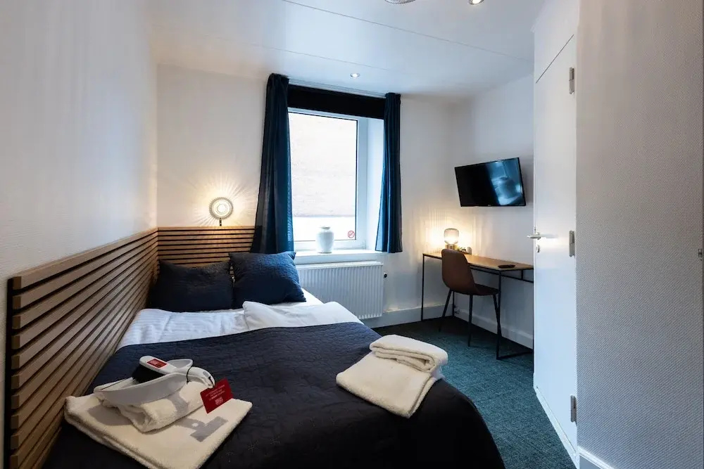 Economy room