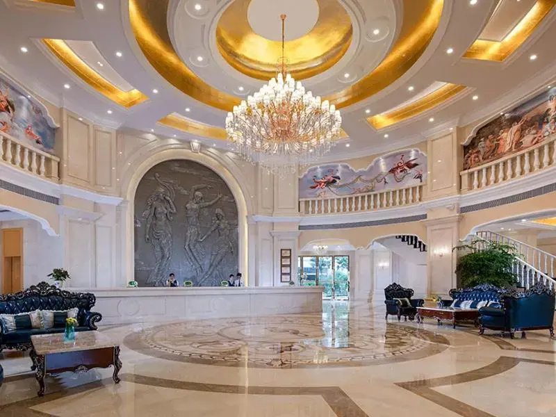 Lobby & Reception