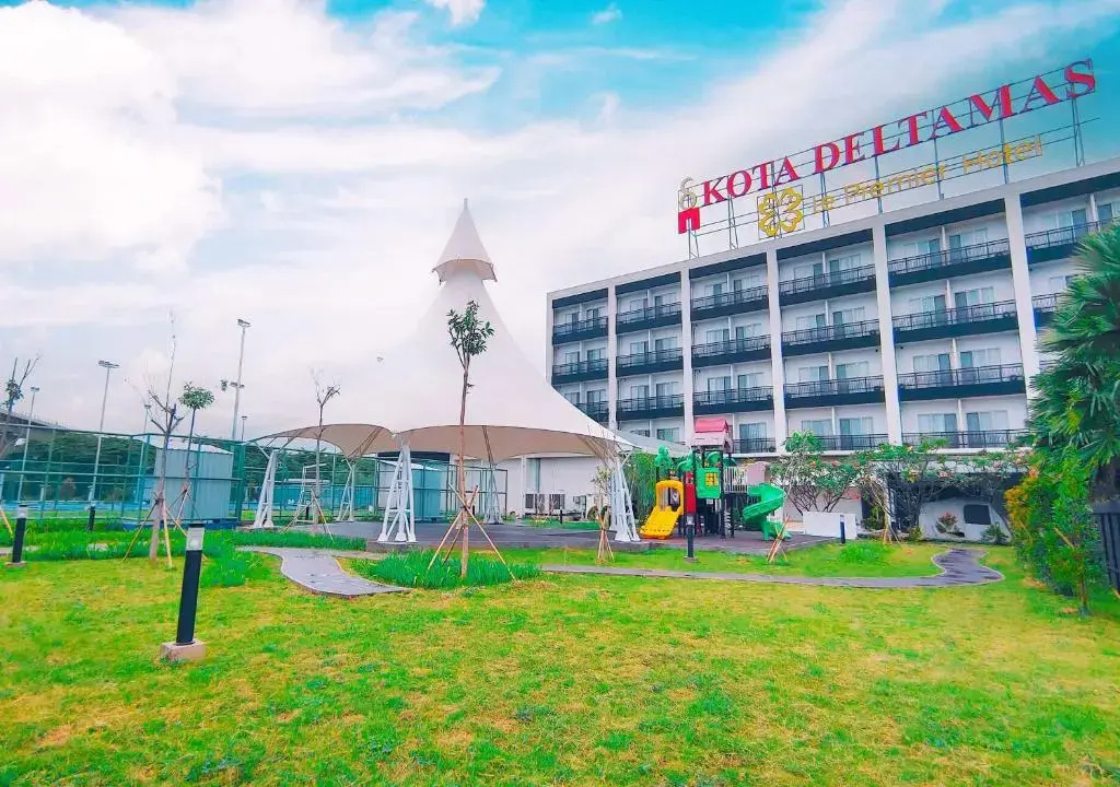 Le Premier Kota Deltamas
