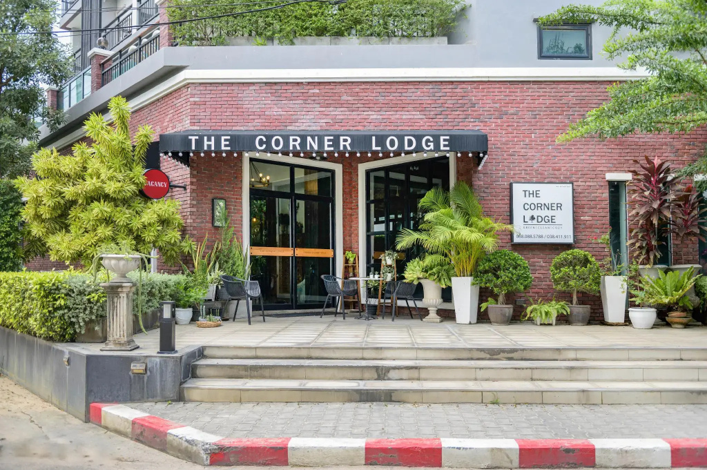 The Corner Lodge — фото