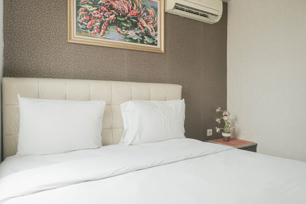 2BR Apartment at Great Western Resort near Shopping Mall