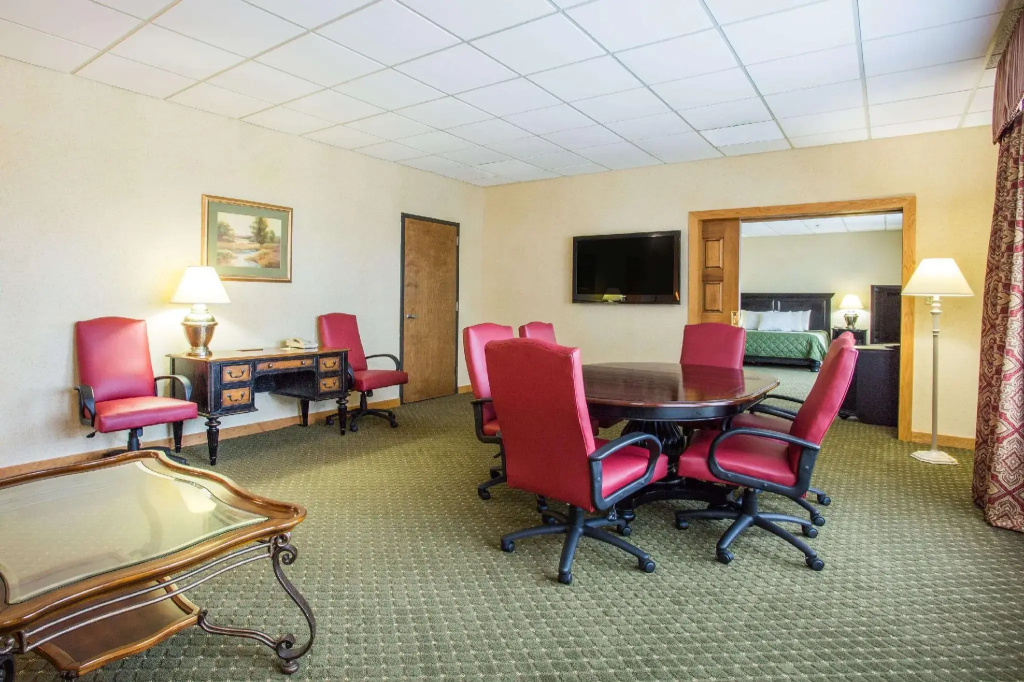 1 Bedroom Double Suite (full double bed)