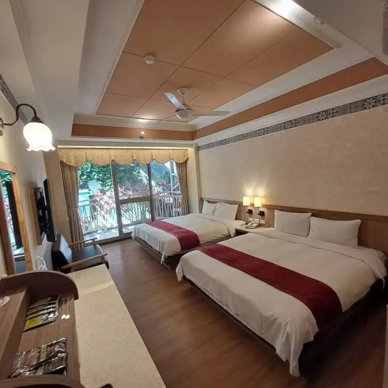 Standard Triple room
