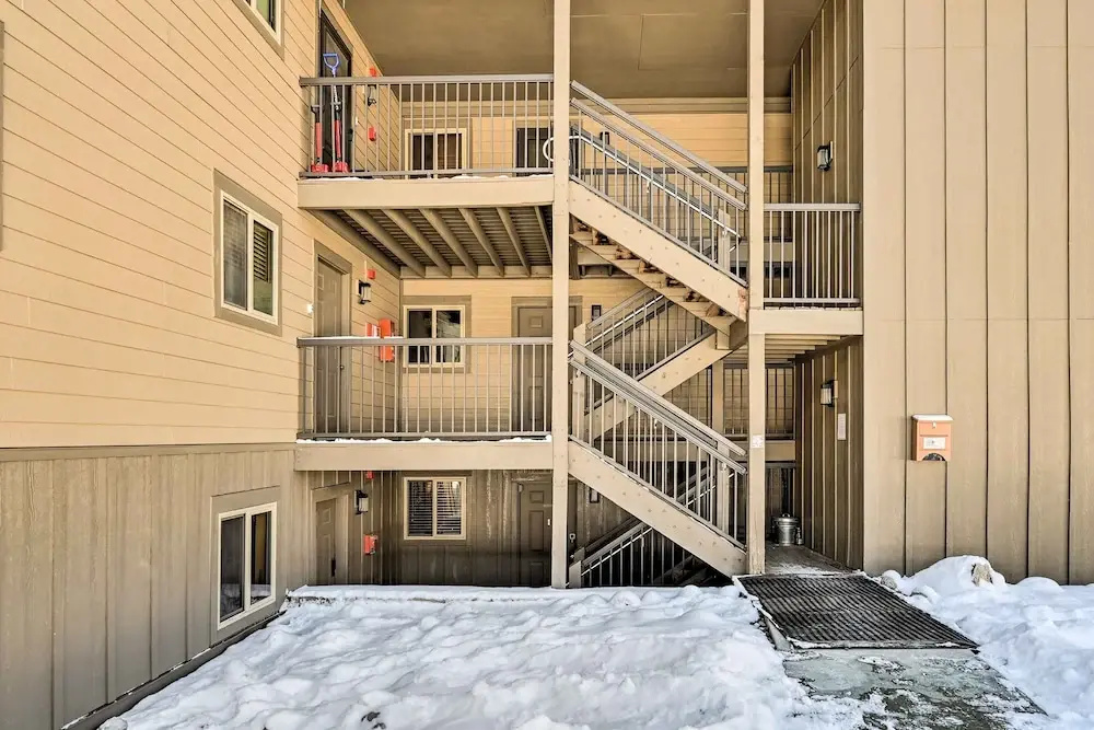 Mtn-view Condo ~ 3 Mi to Dtwn Steamboat Springs!
