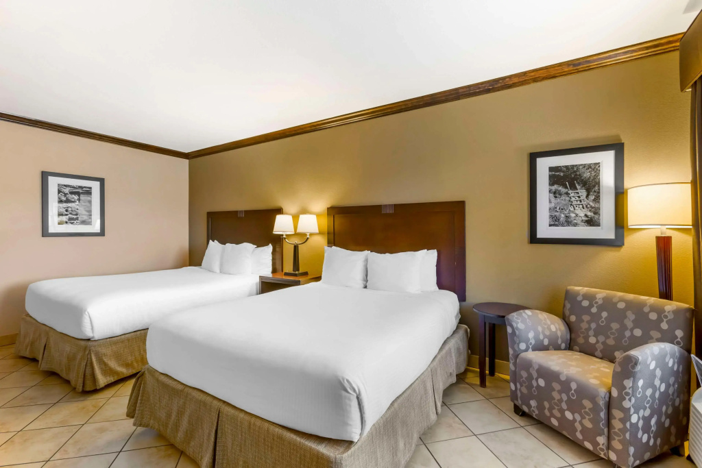 Best Western Plus Raton Hotel - фото 7