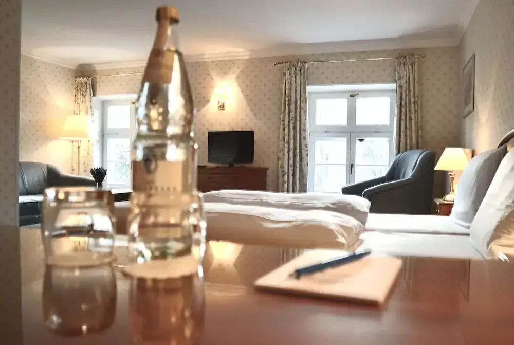 Double Suite with river view (full double bed)