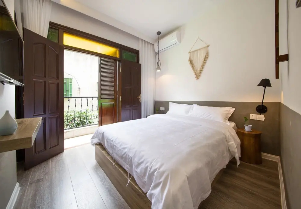 Standard Double room with balcony (full double bed)