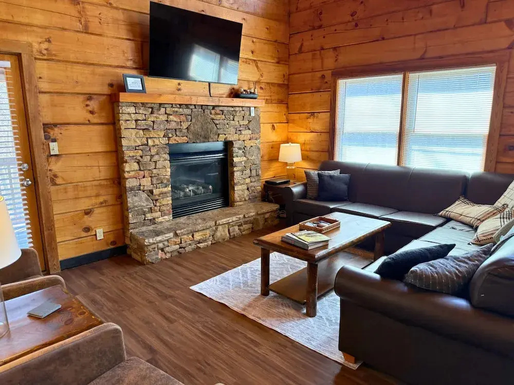 Hunter Hills Haven - Secluded Luxe Cabin Getaway With Mountain Views Spa Hot Tub Game Room