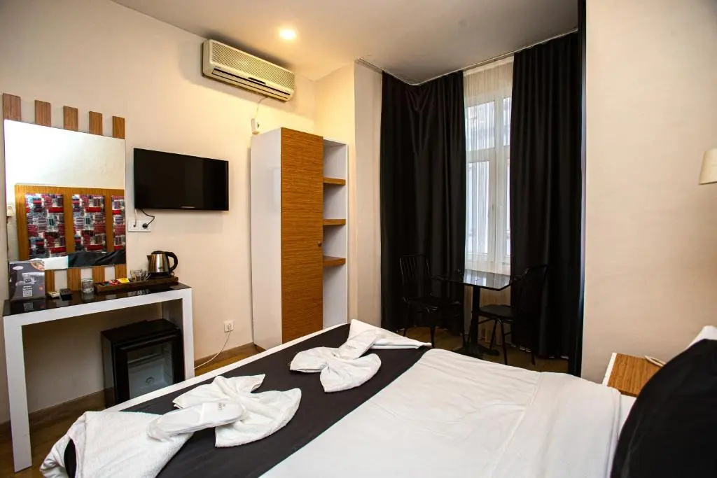 La Pazza Suites Hotel - Chambres