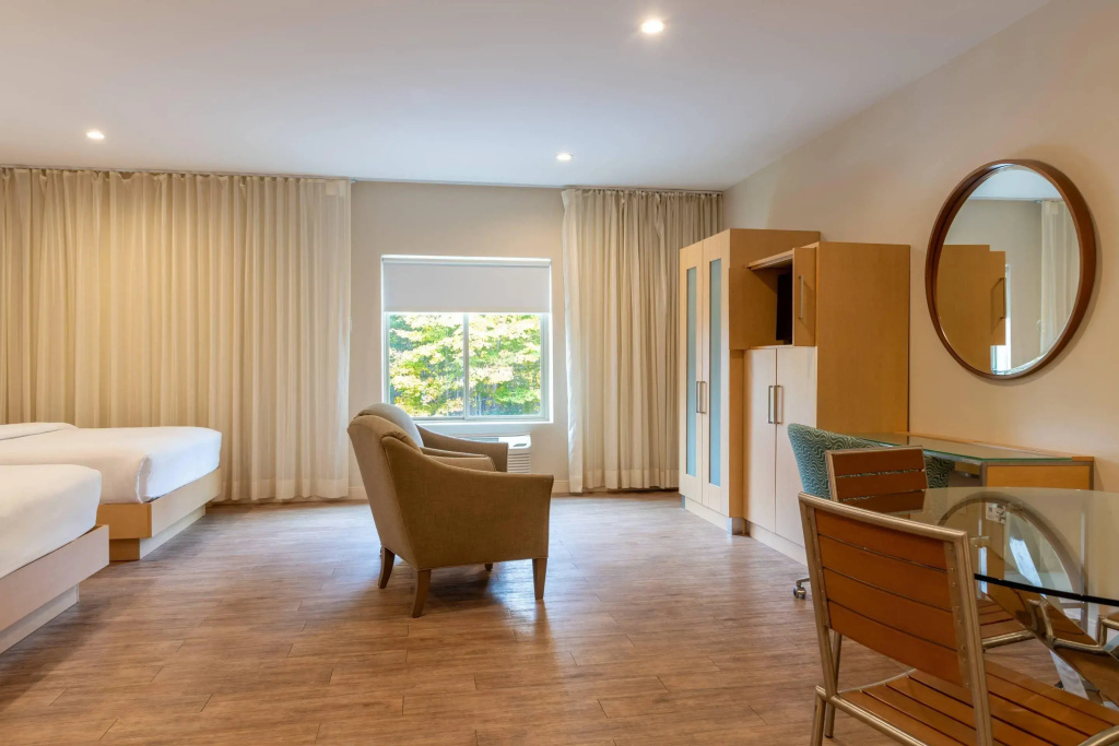 Quadruple Suite