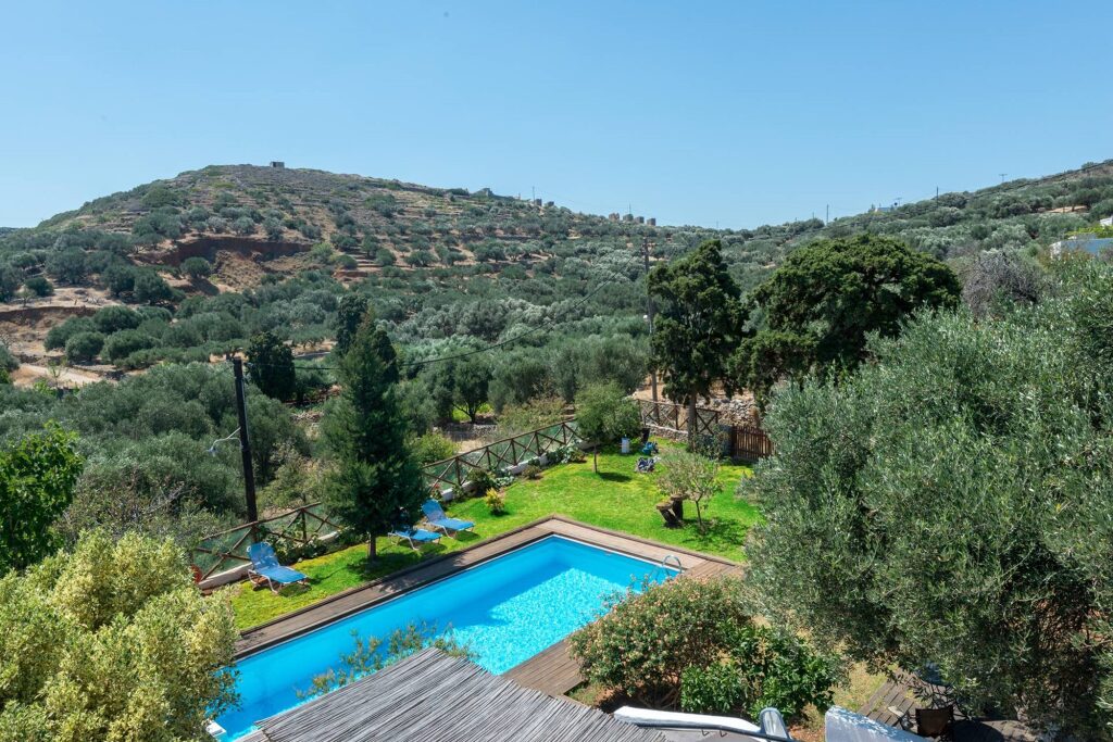 The Traditional Villas Of Crete 3 *