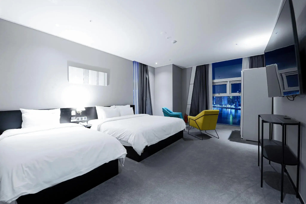Suite with ocean view