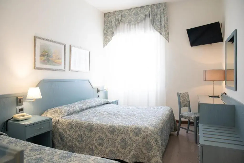 Economy Triple room