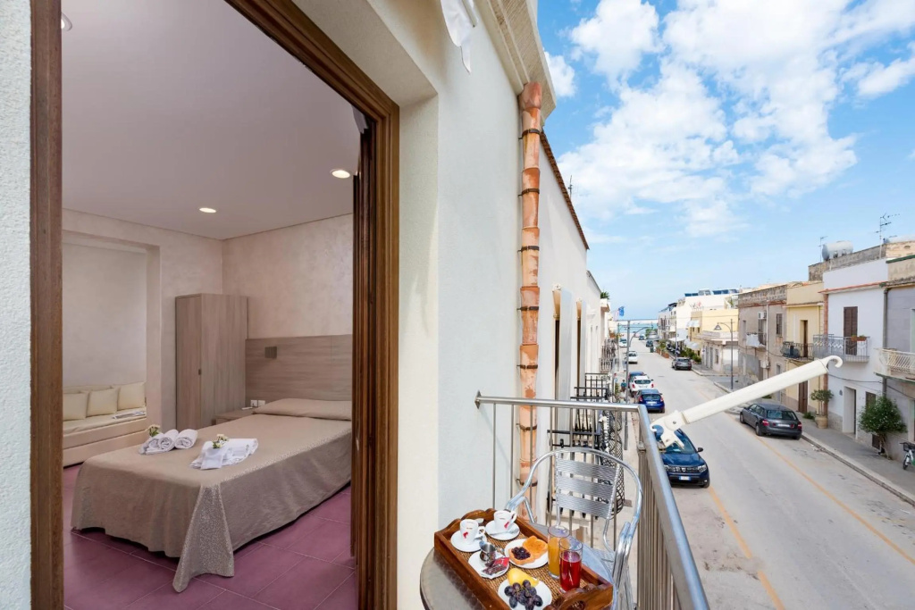 Hotel Biancolilla image 4