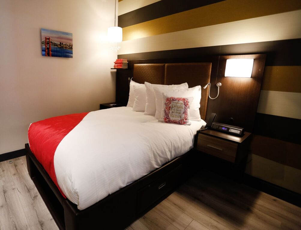 HOTEL EPIK by null