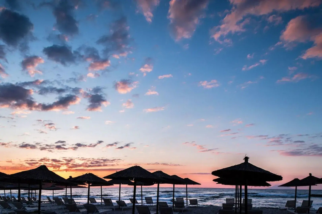 Beach & Waterfront