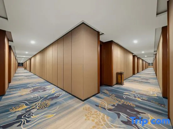 Letu Hotel (Rongshui Diwang Commercial Pedestrian Street) in Liuzhou