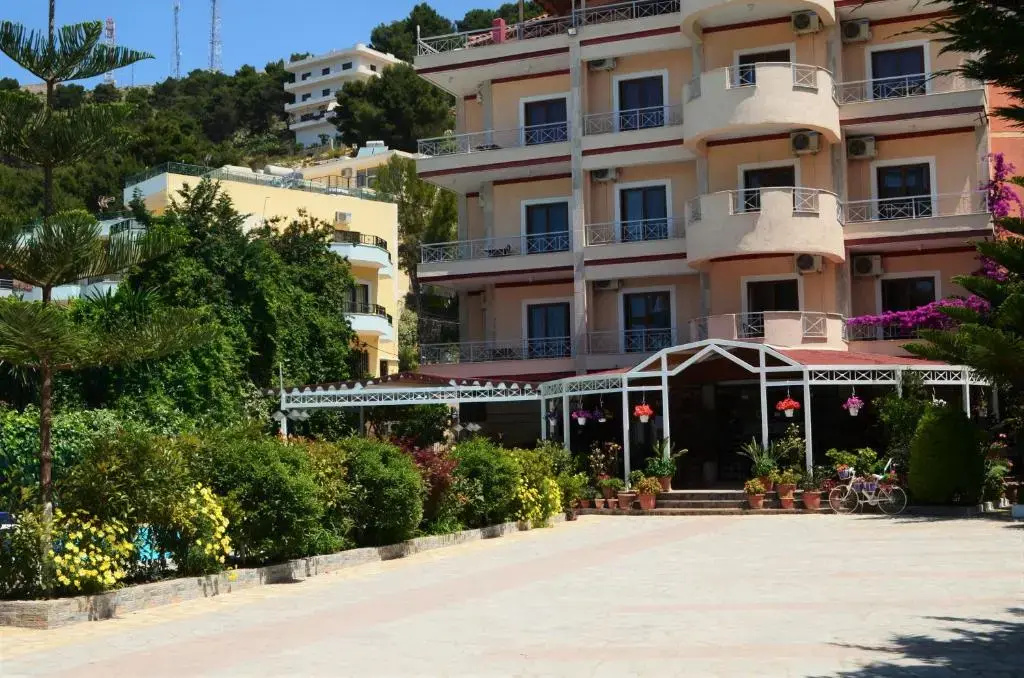 Hotel photo 1
